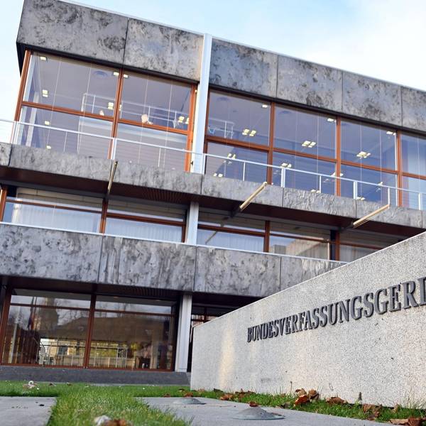 Bundseverfassungsgericht 2 30112