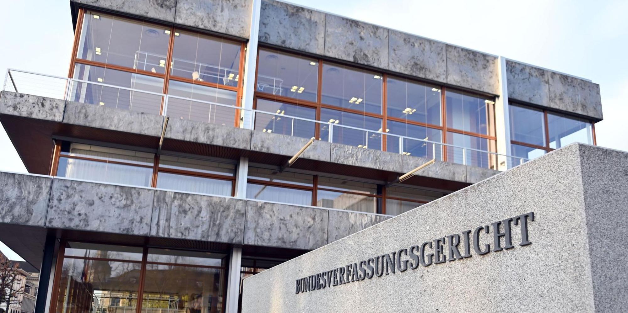 Bundseverfassungsgericht 2 30112