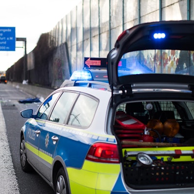 Polizei Autobahn Symbolbild 19