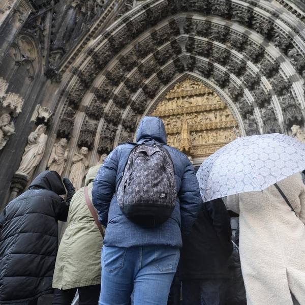 Kölner_Dom_Besucher