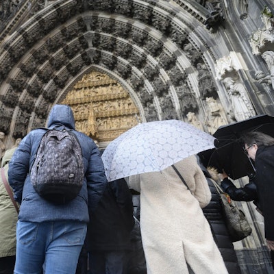 Kölner_Dom_Besucher