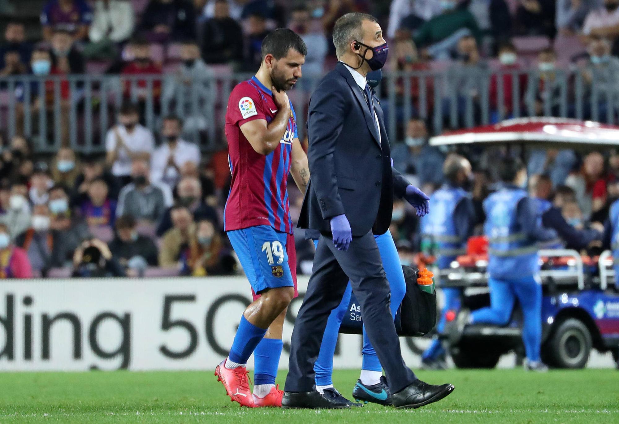 Agüero fsst sich an die Brust