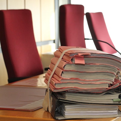 Akten_im_Amtsgericht