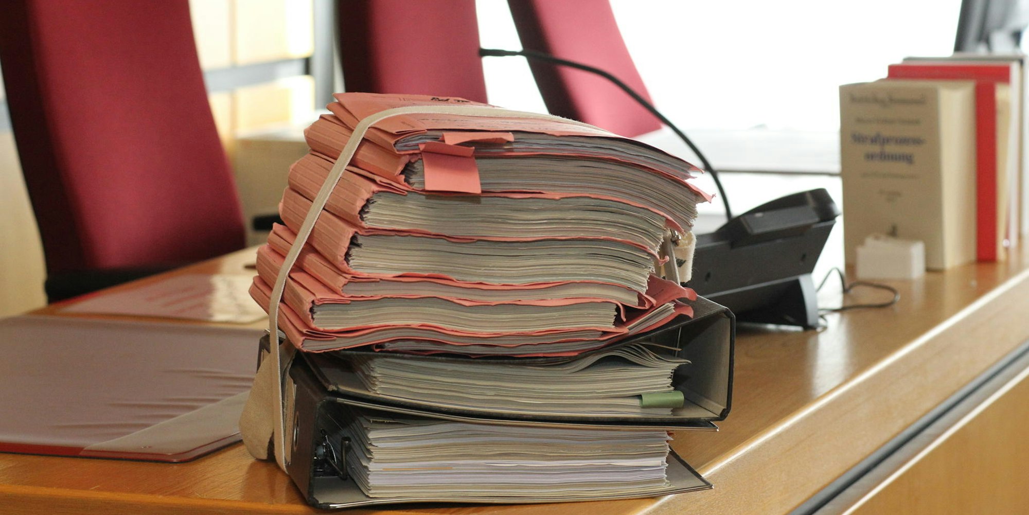 Akten_im_Amtsgericht