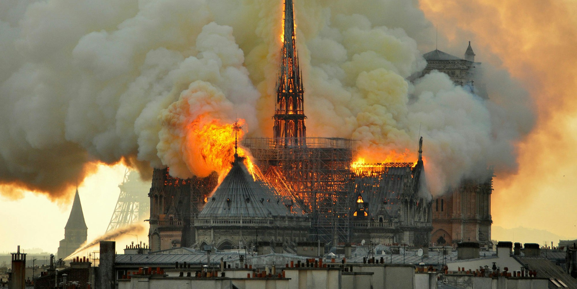 Notre Dame in FLammen (2)