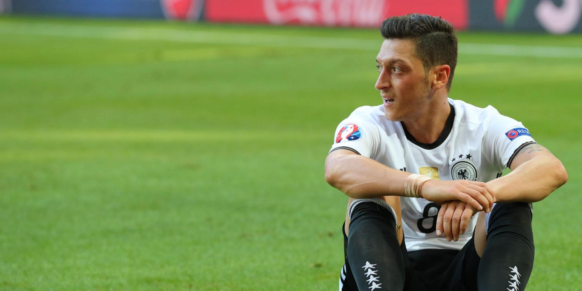 Özil (1)