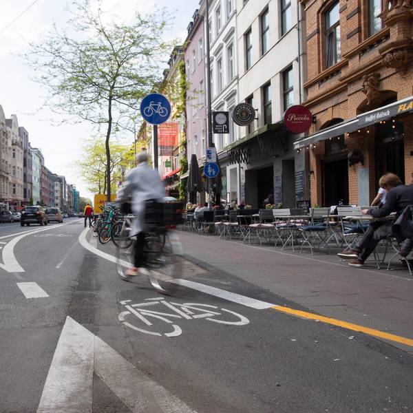 20220427_tb_Aachener_Strasse_Radstreifen_004