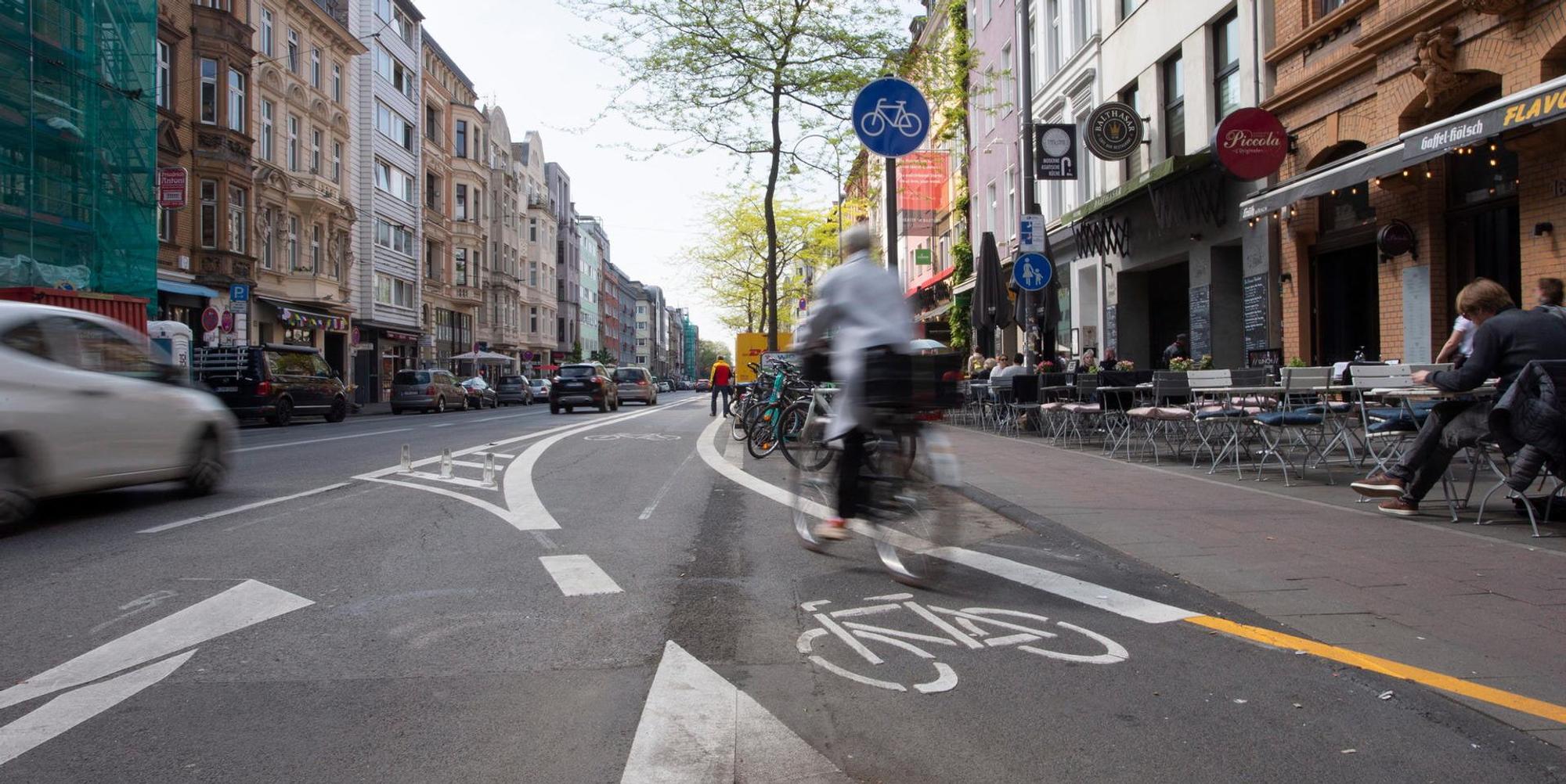 20220427_tb_Aachener_Strasse_Radstreifen_004