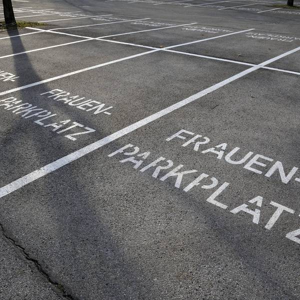 Frauenparkplatz