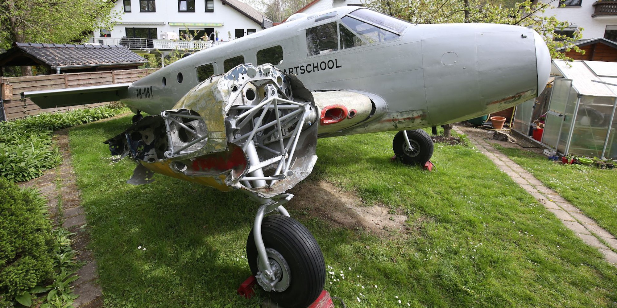 flugzeug_im_garten_saupe_oberpleis1