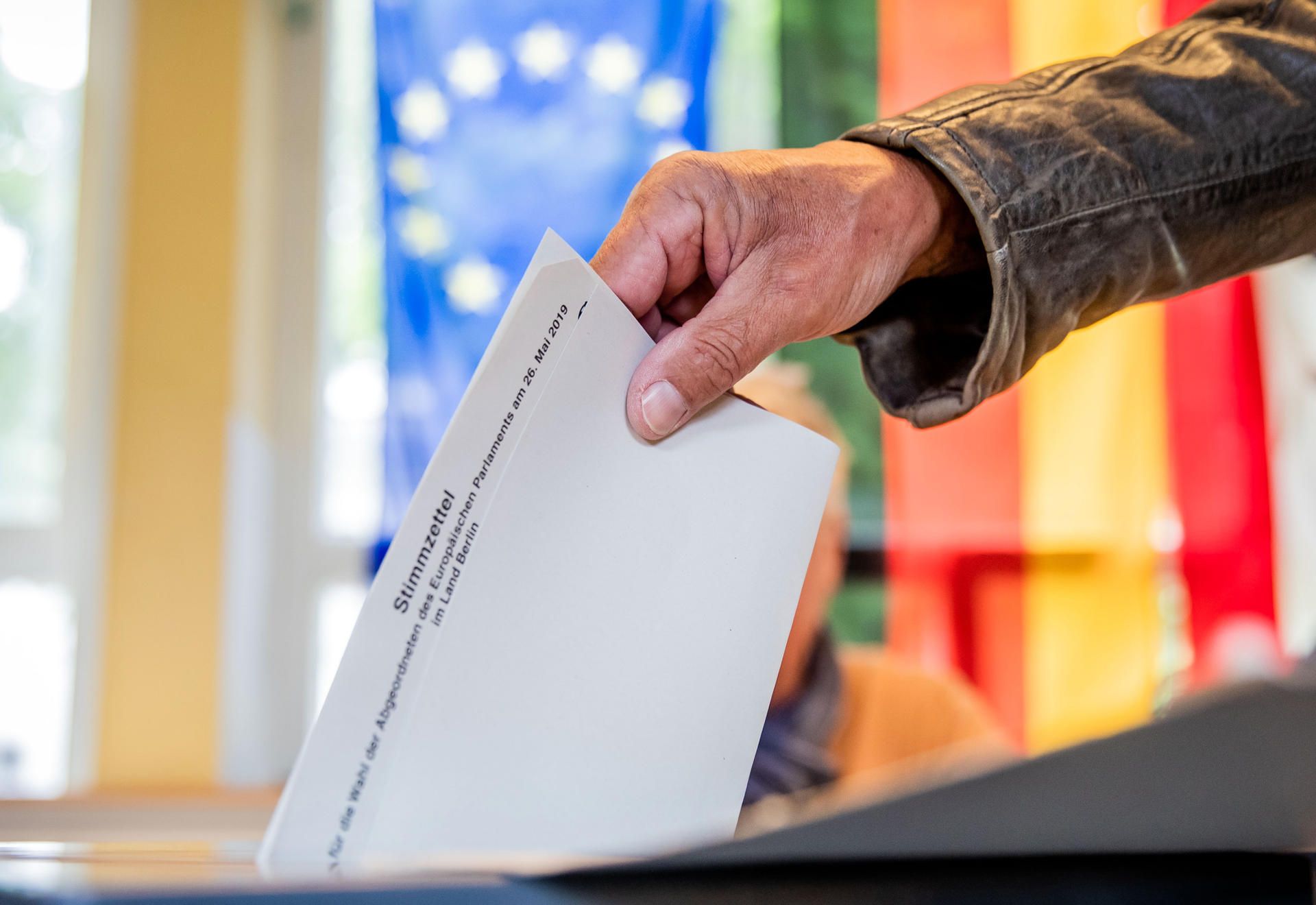 Wahlurne Symbolbild