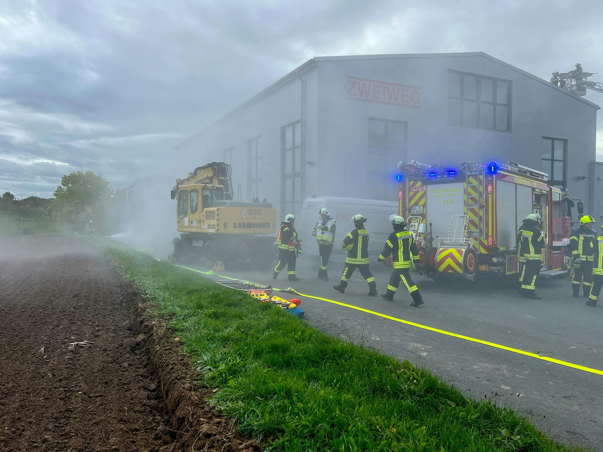 LEV-FW-Leili-Halle-Rauch