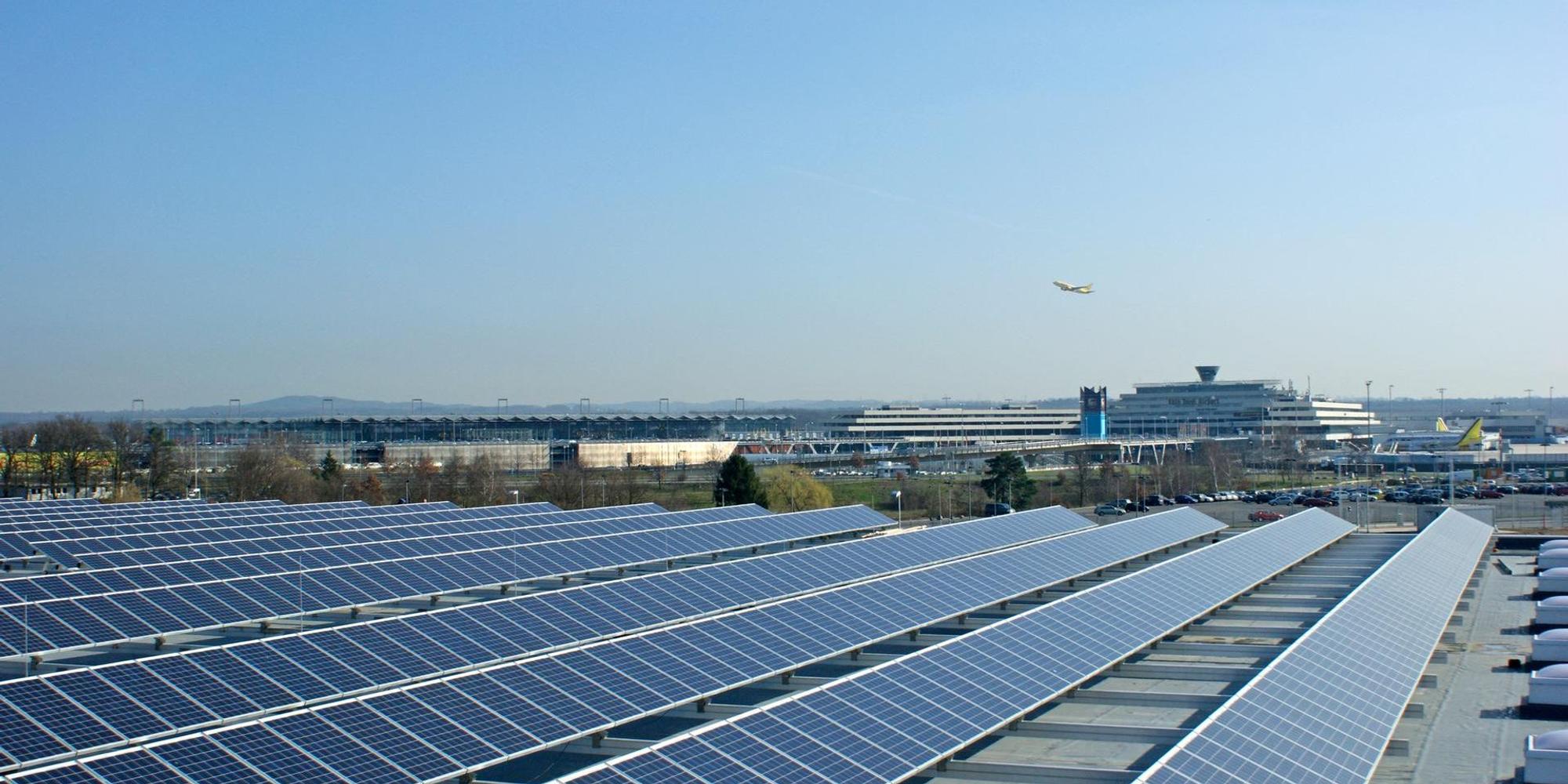 Solaranlage am KölnBonner Flughafen