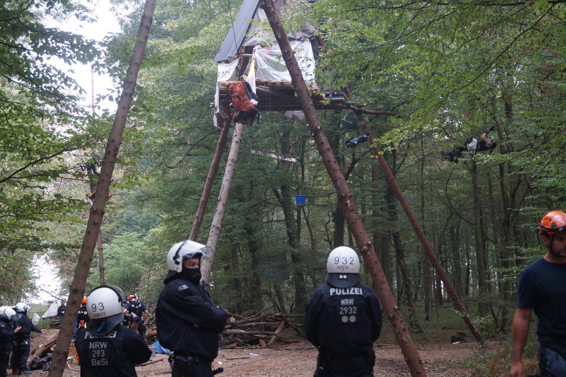 Tripod Hambacher Forst