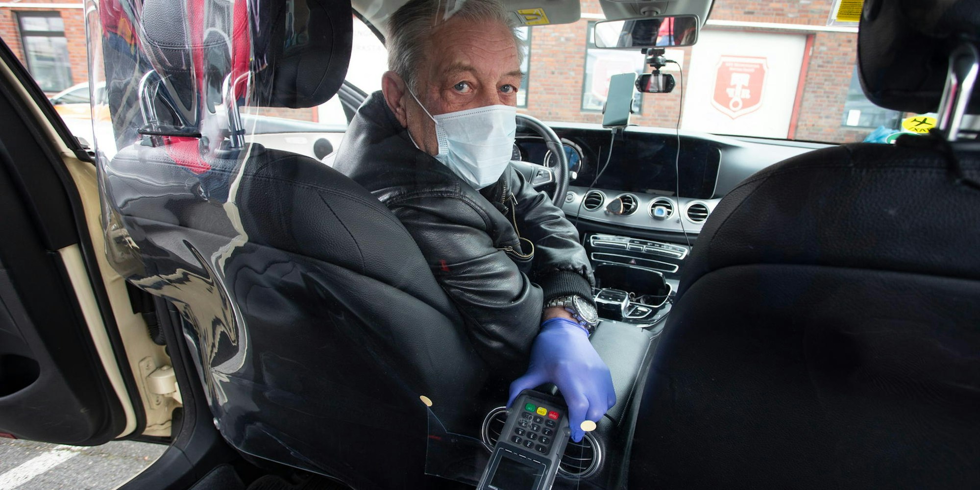 20200403_tb_Taxi_Spuckschutz_005