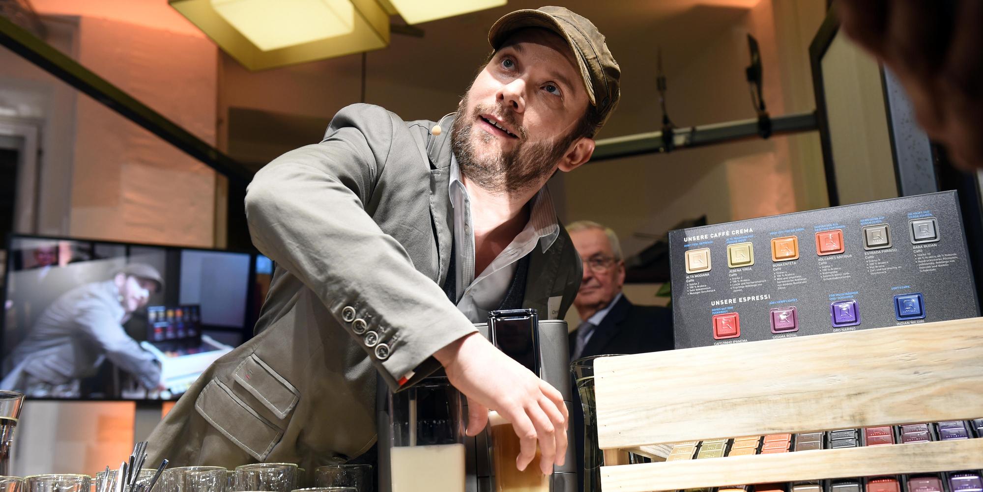 Christian Ulmen präsentiert Kaffeekapseln