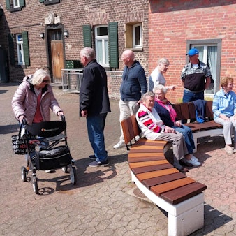 Pulheim-Rundbank-restauriert