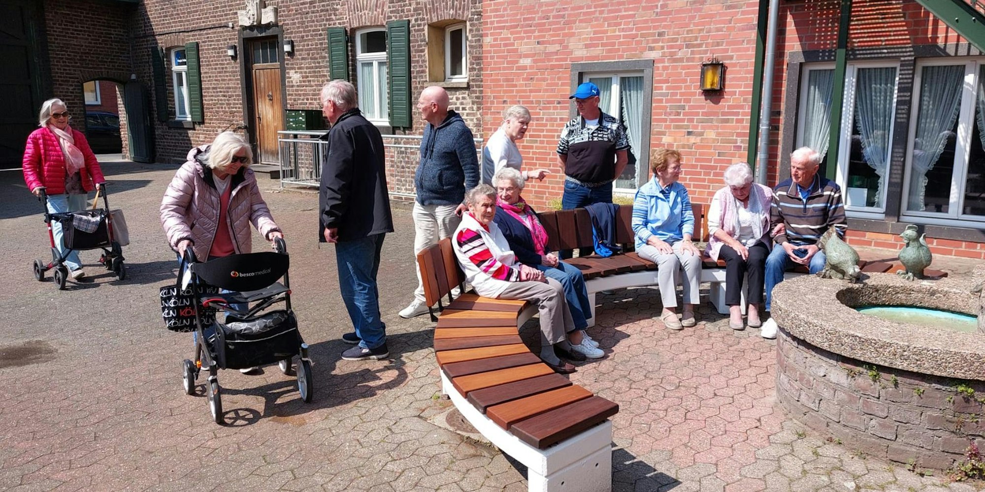 Pulheim-Rundbank-restauriert