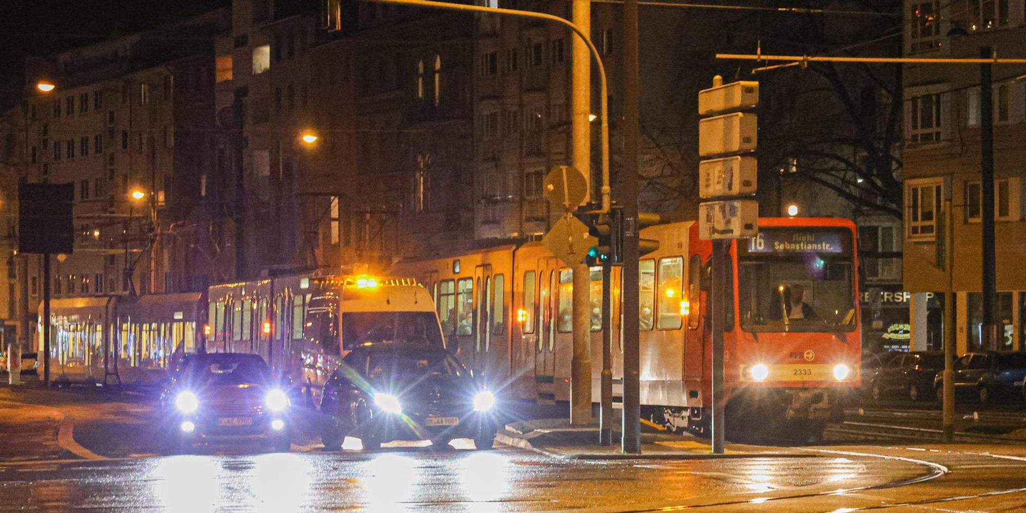 Unfall_Barbarossaplatz_bahn_kvb_nahverkehr_mbo