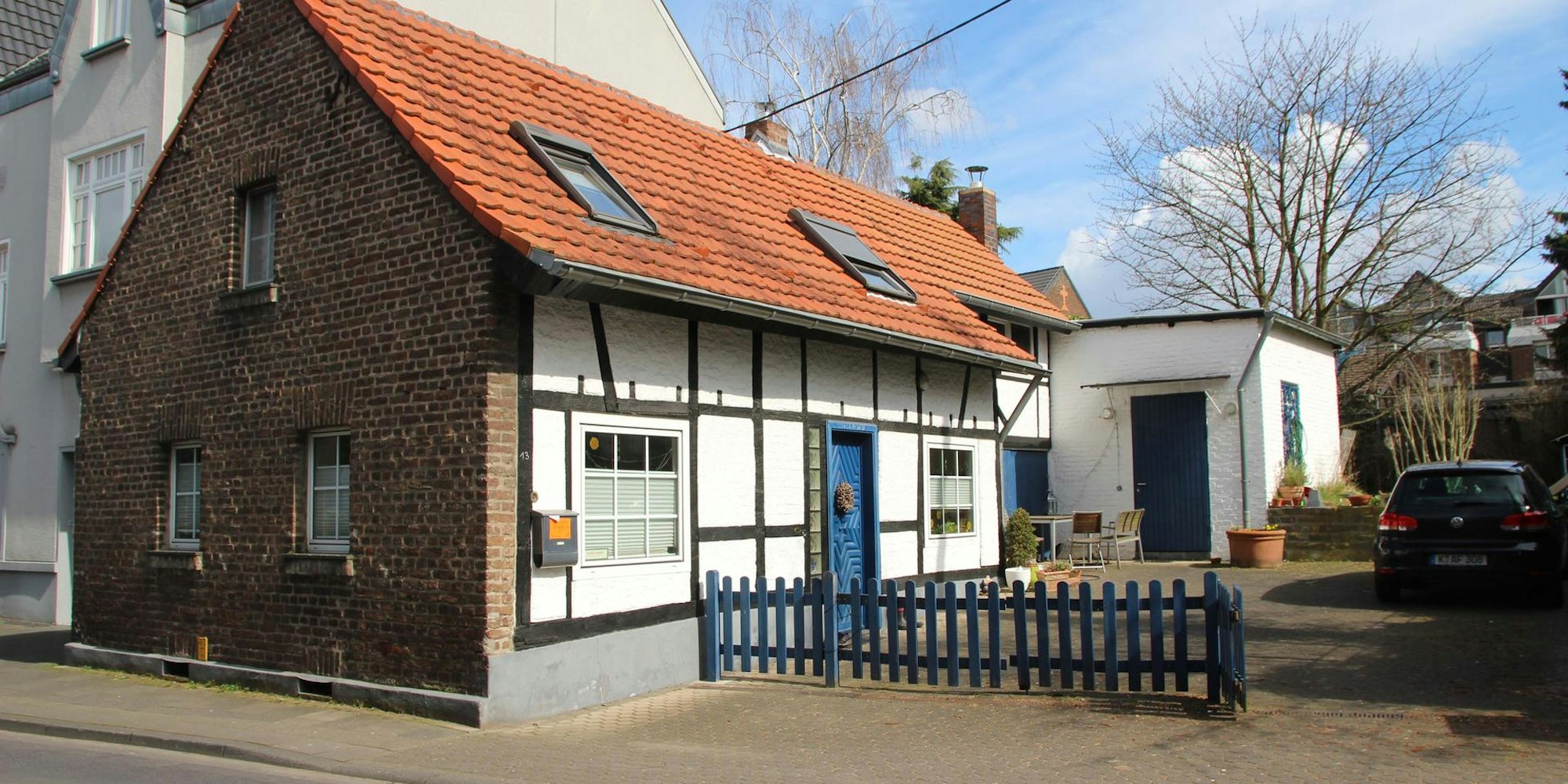 Junkersdorf_Alte Bauernhäuser prägen auch heute noch das Ortsbild