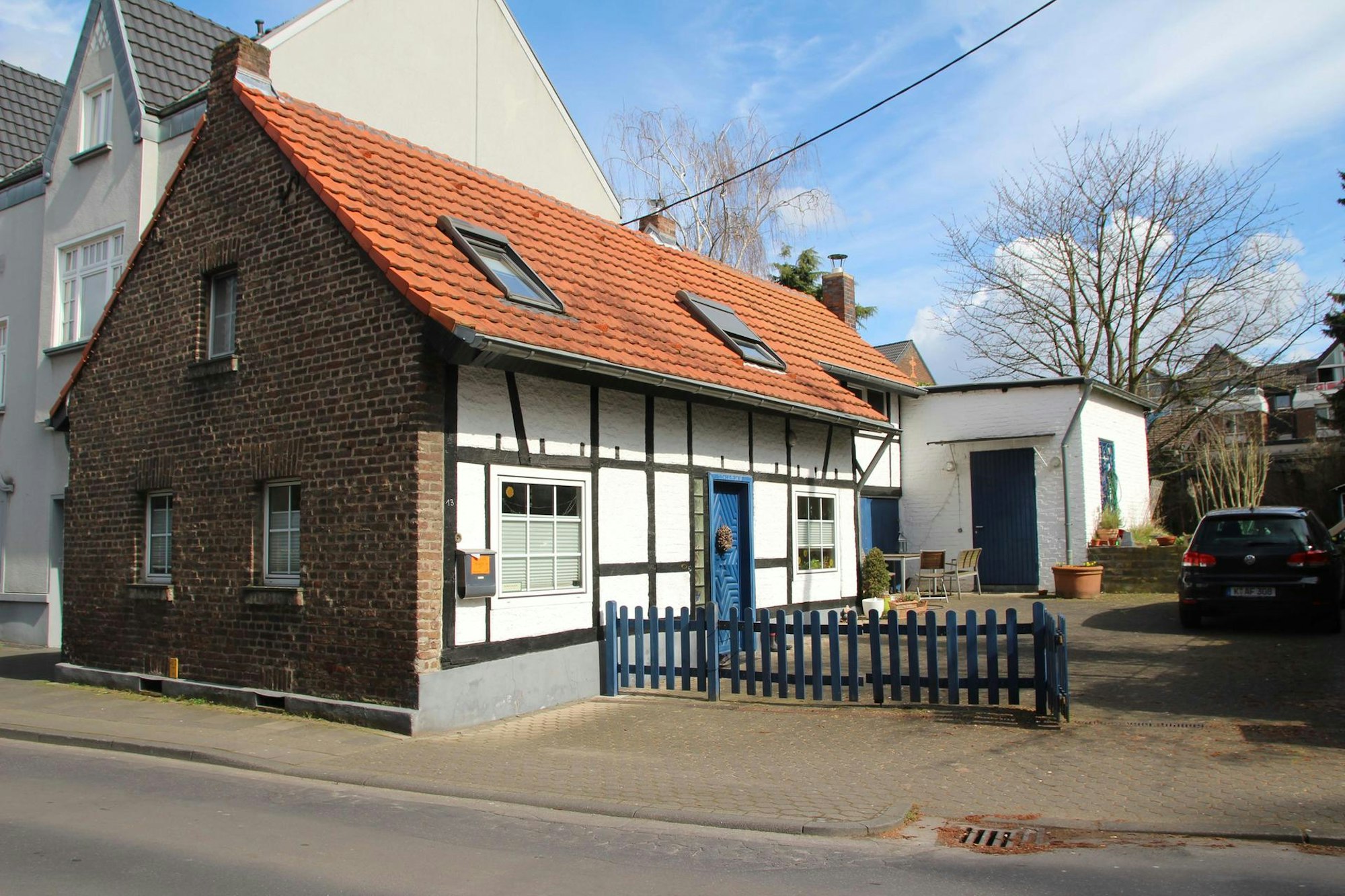 Junkersdorf_Alte Bauernhäuser prägen auch heute noch das Ortsbild