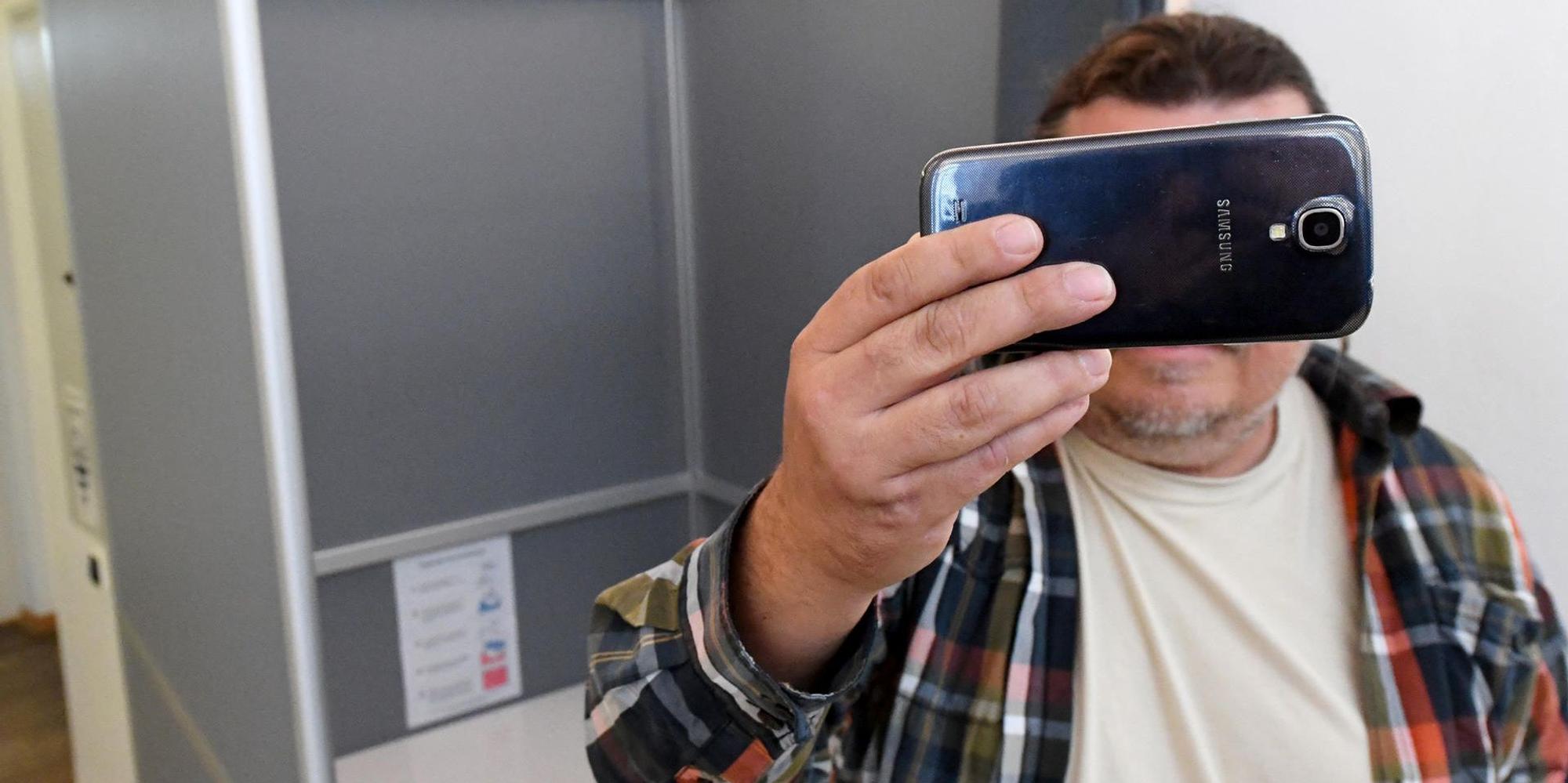 B_Selfie Wahlkabine_230519