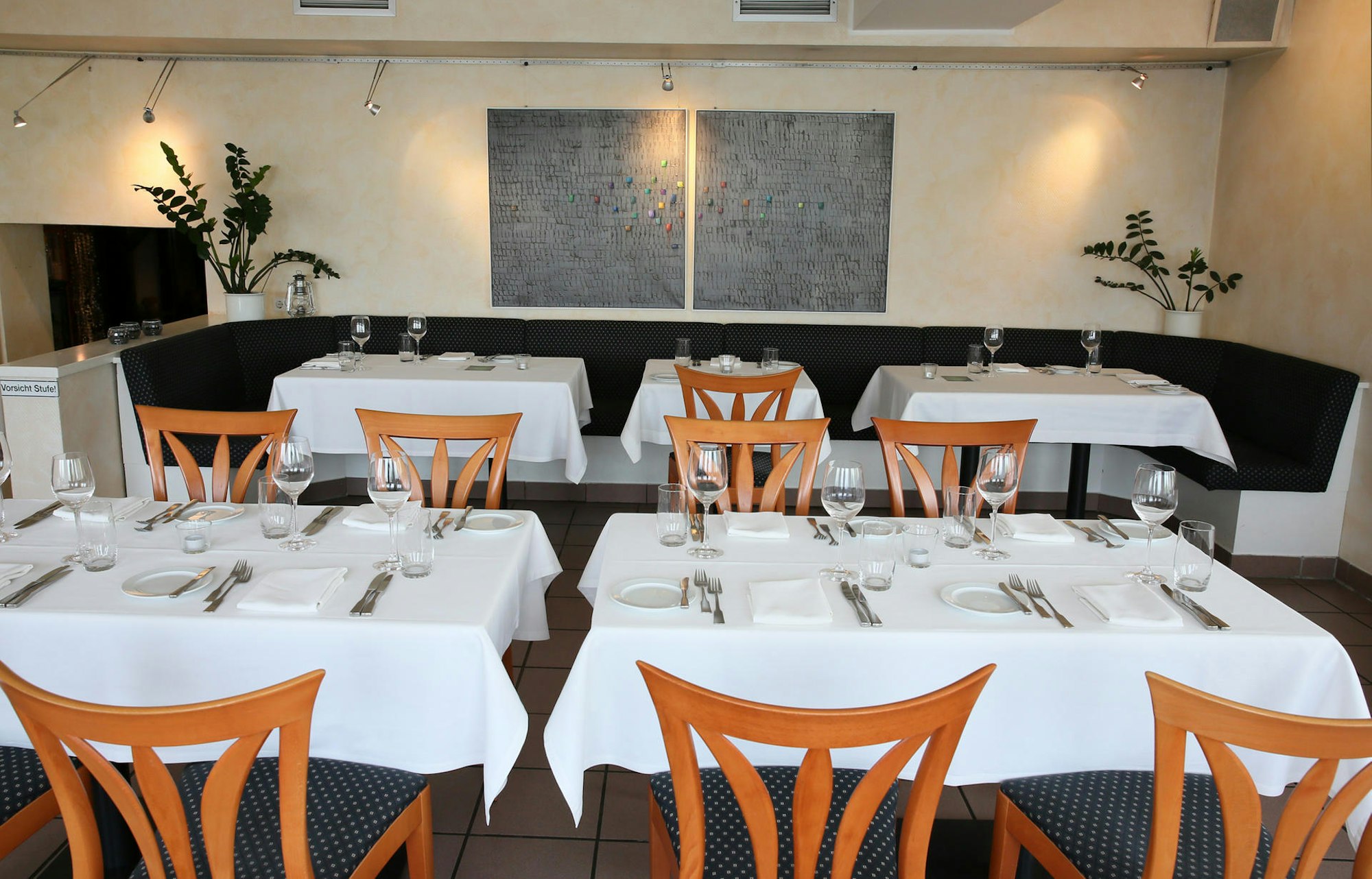 piccolo Henn goyert innen von vorne