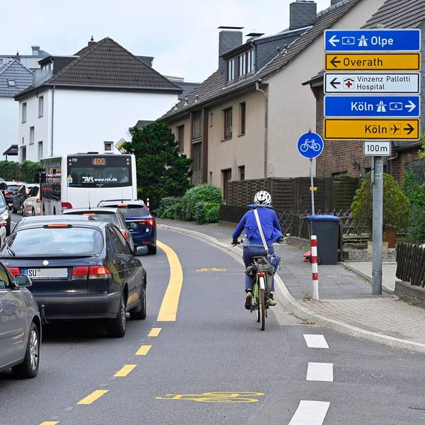 Radfahrer Buddestraße 270821