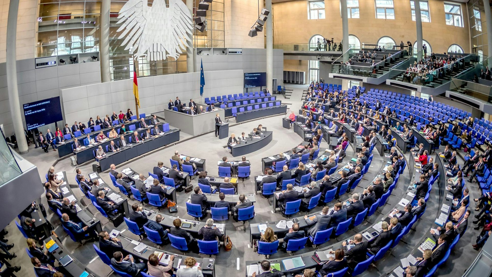 Im Deutschen Bundestag sind Menschen mit Migrationshintergrund einer Studie zufolge unterrepräsentiert.