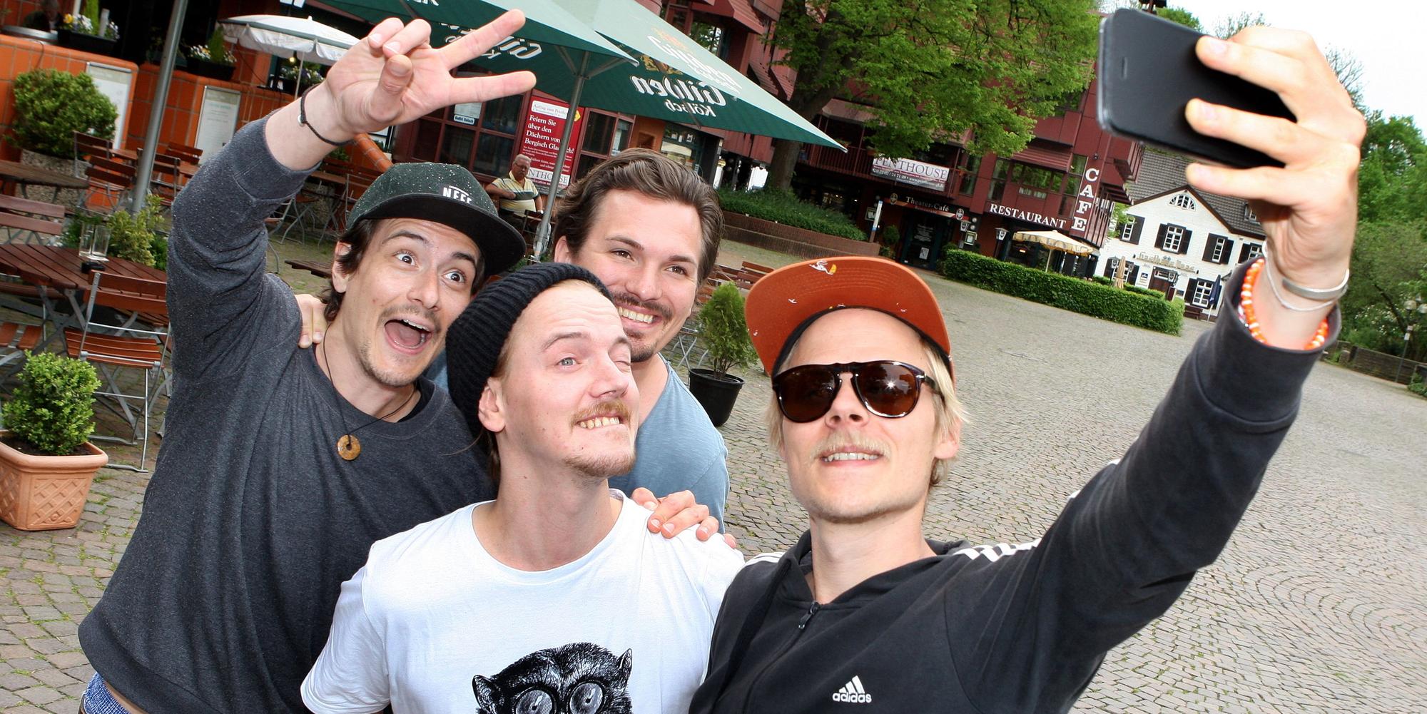 BG_Selfie_Cat_Ballou_0253
