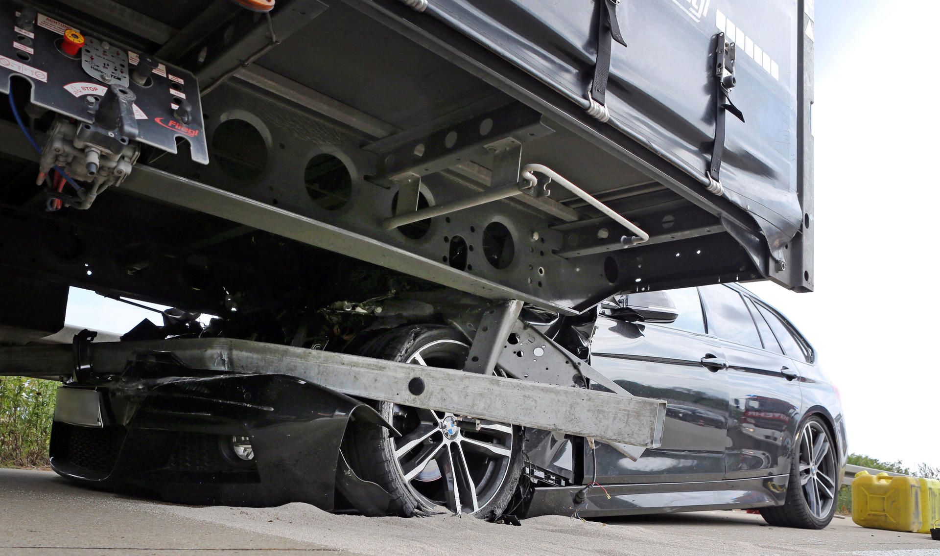Unfall Ecshweiler A4 dpa 1