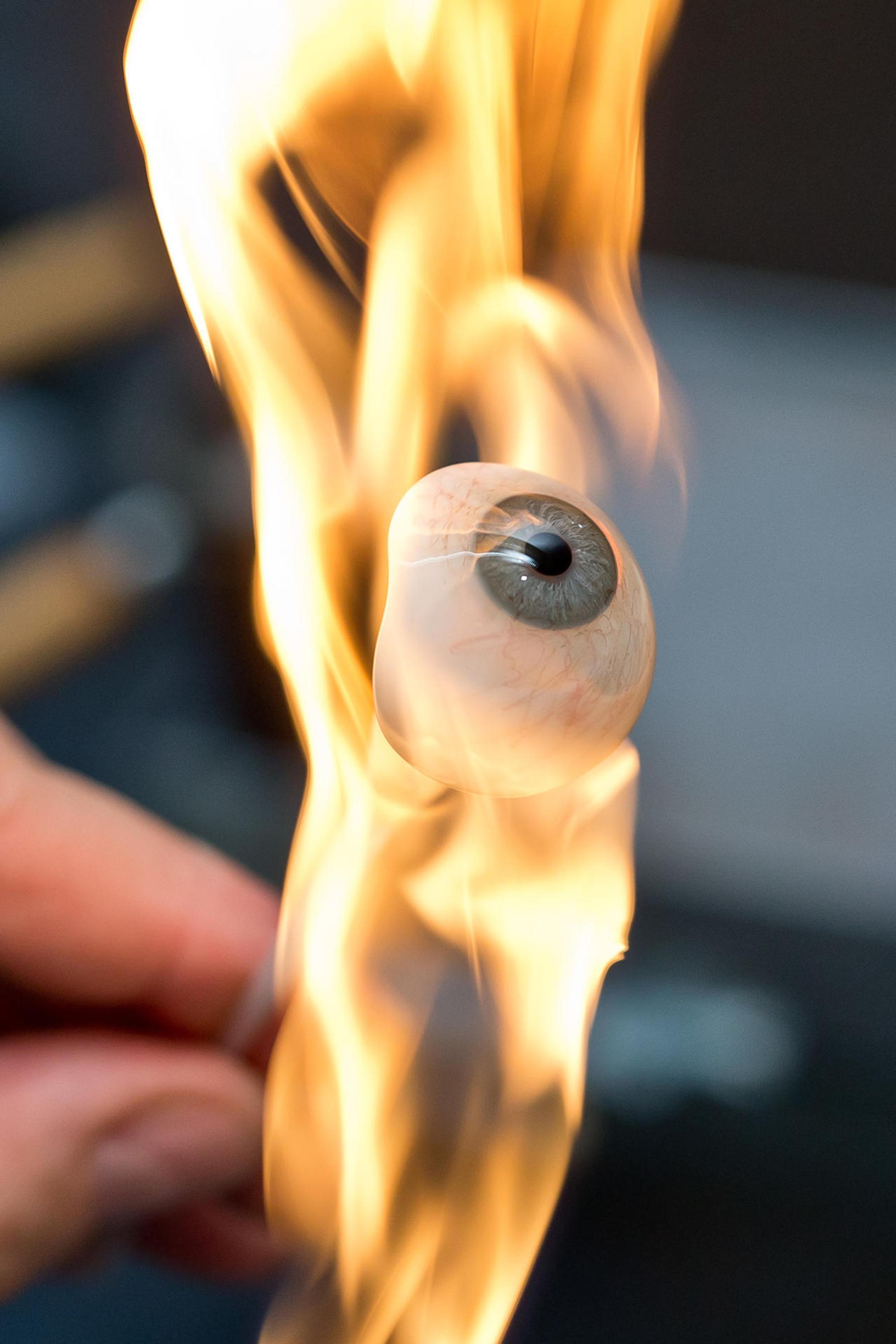 Außergewöhnliche Jobs Auge brennt Ocularist