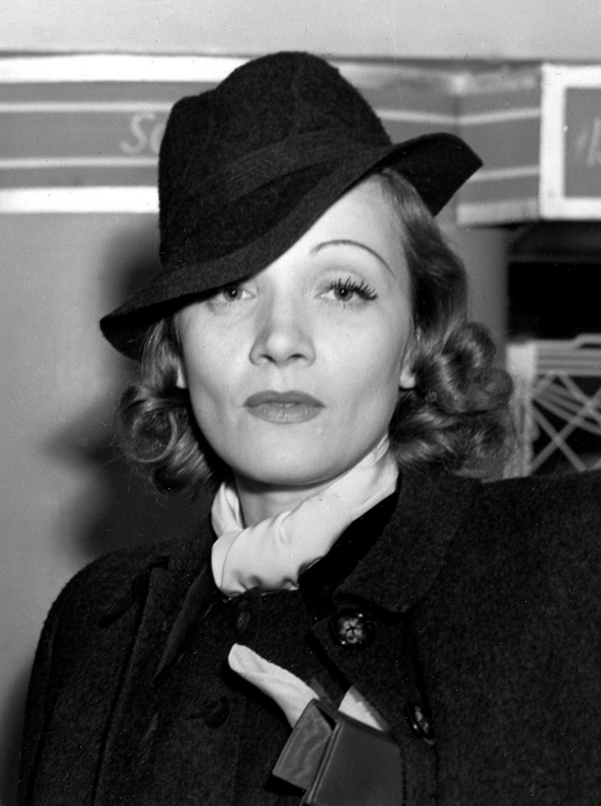 Marlene Dietrich mit Hut