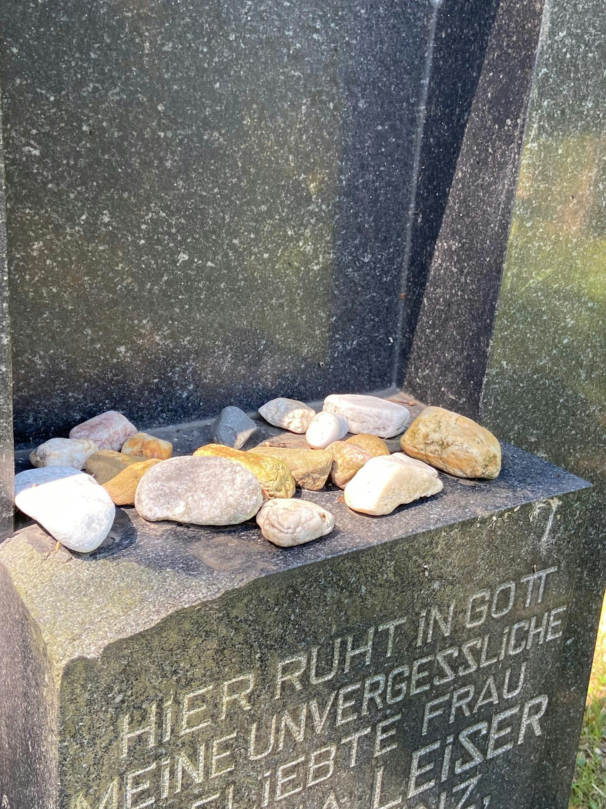 20220628-ker-aj-12j-mittags-Friedhof-9