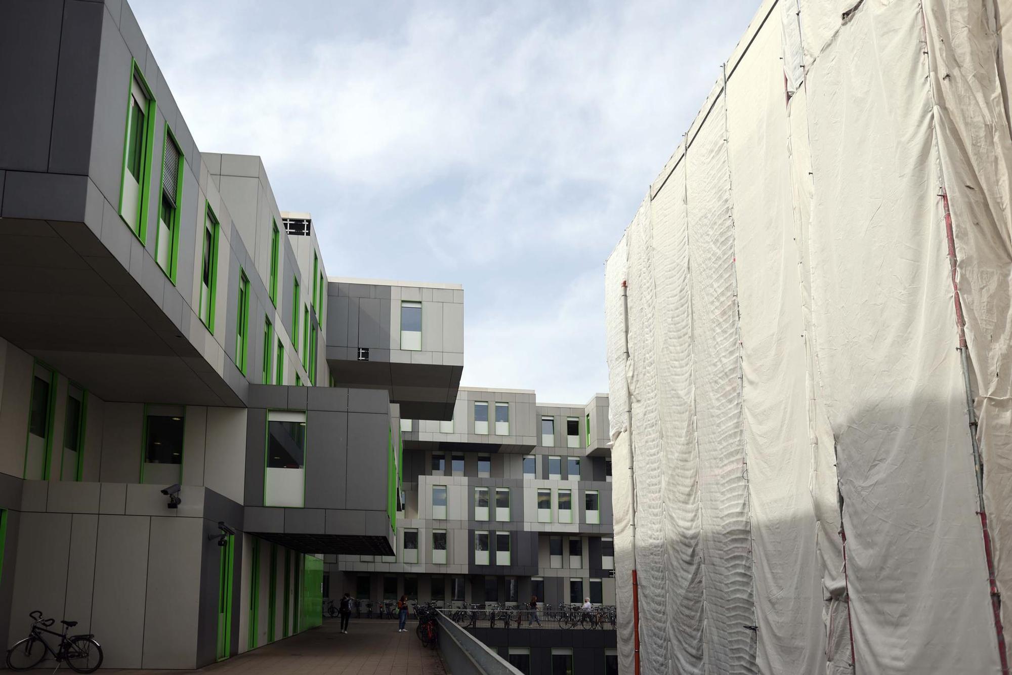 nab220413_Uni_06