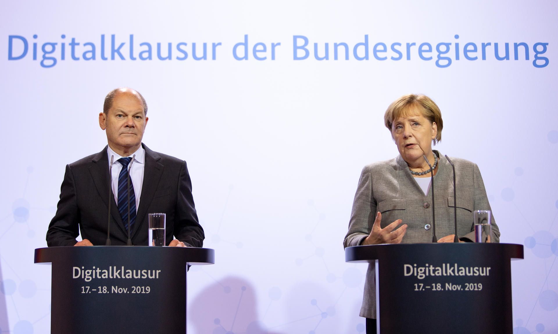 Bundesregierung_Arbeitslosenbeitrag