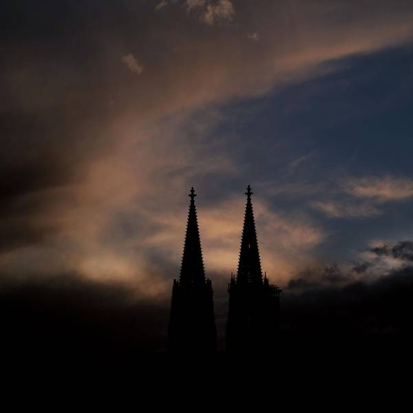 Dunkle Wolken über Köln