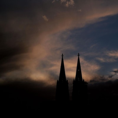 Dunkle Wolken über Köln
