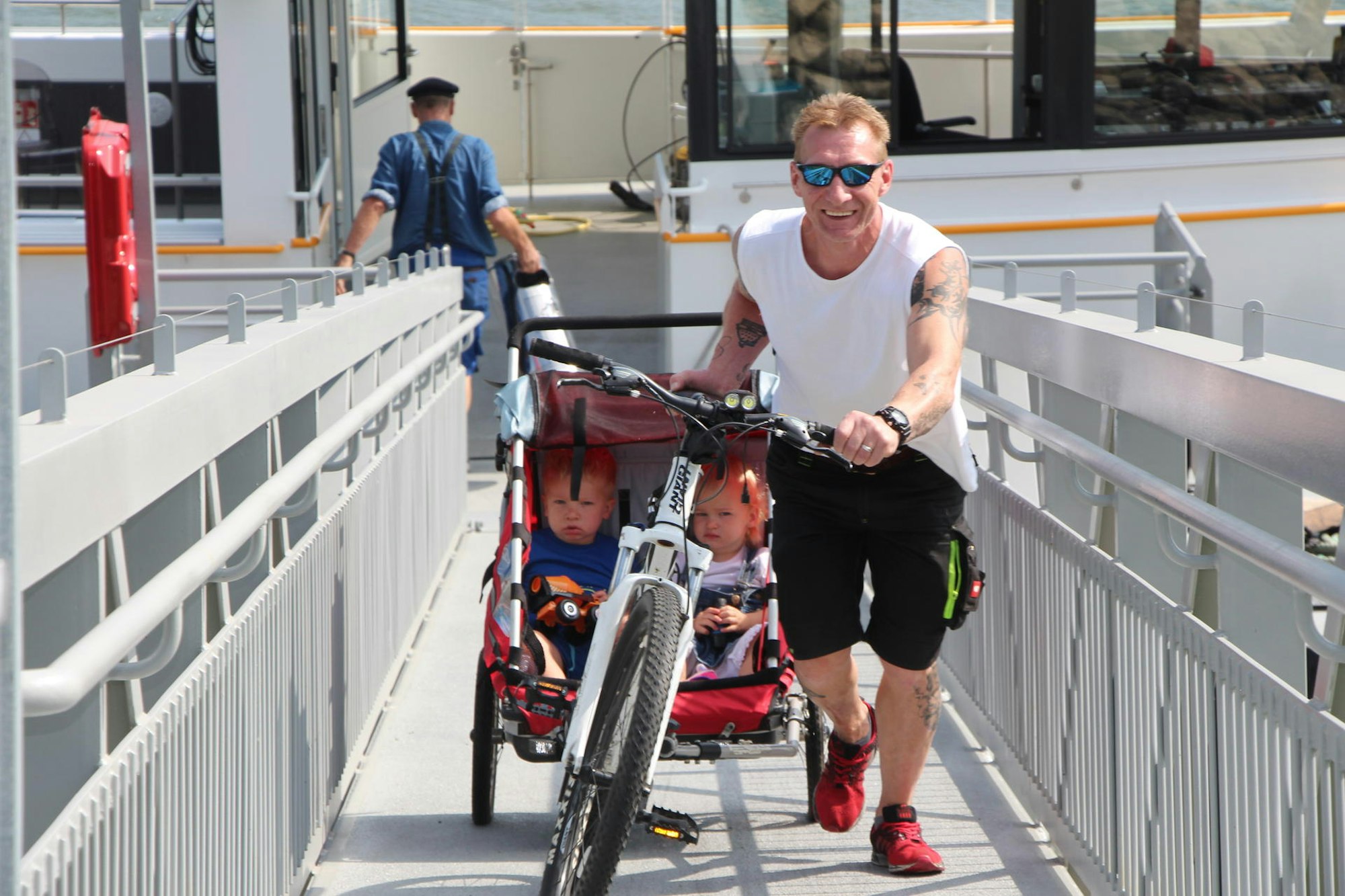 Bild 4 neue Fähre Wesseling