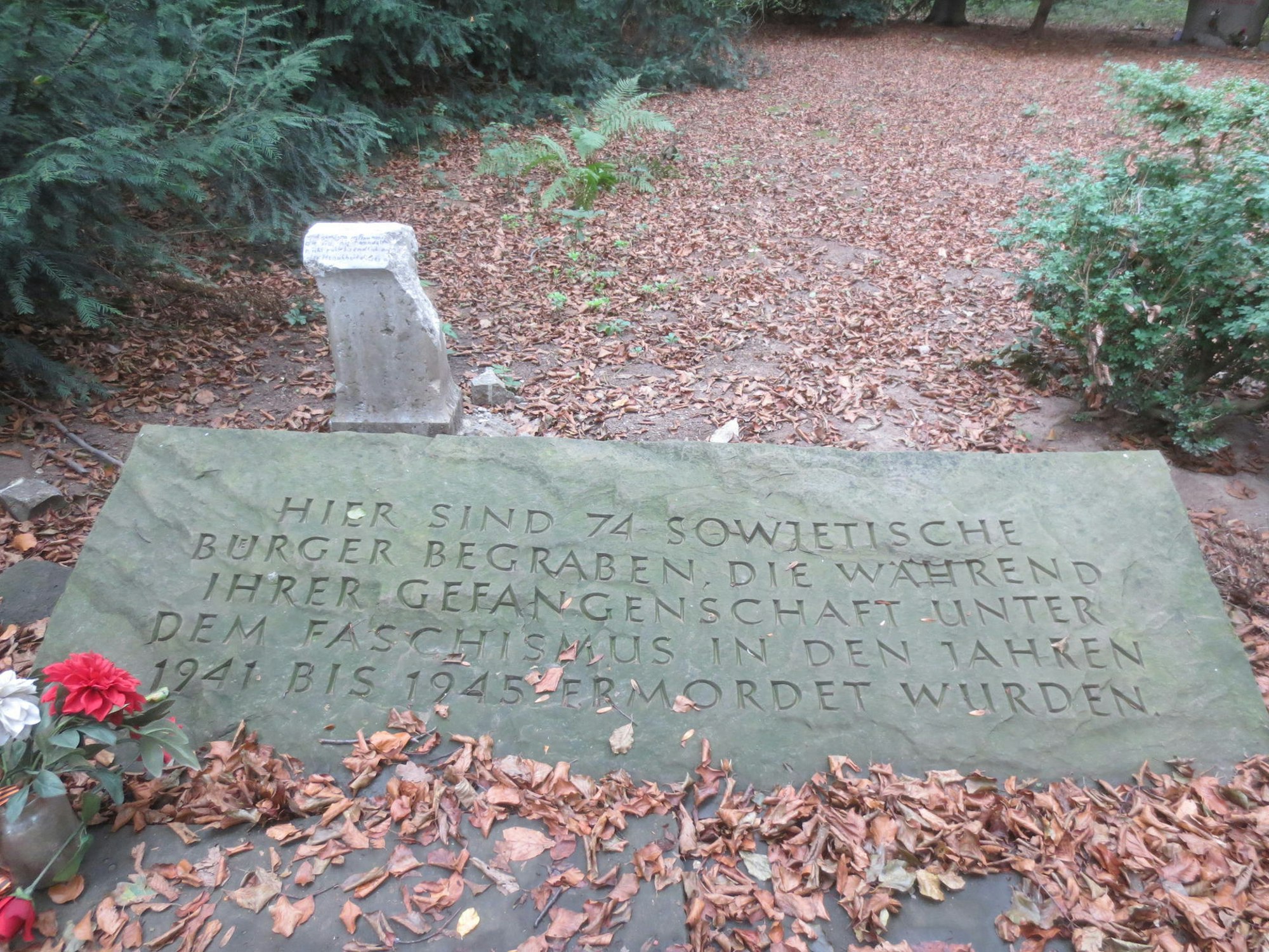 Schändung-Mahnmal-Gremberger-2020 001