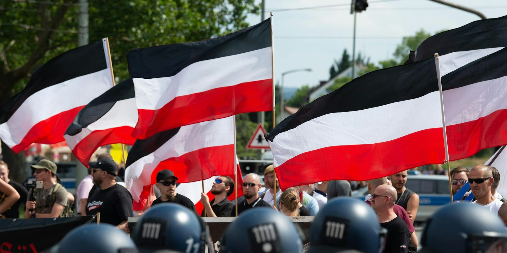 Rachtsextreme Symbol 060422