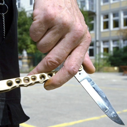 Ein 18-Jähriger griff mit einem Messer an (Symbolbild)