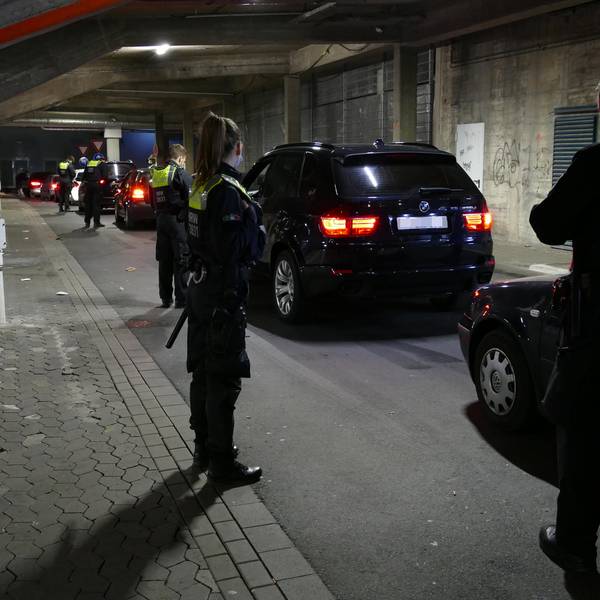 Polizei regelt (80)