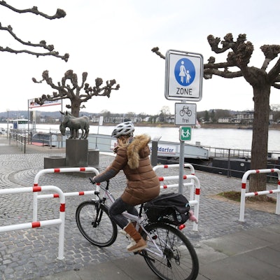 k_fahrrad_weg_fuszgaenger_rheinallee_faehre_eselsbrunn_4