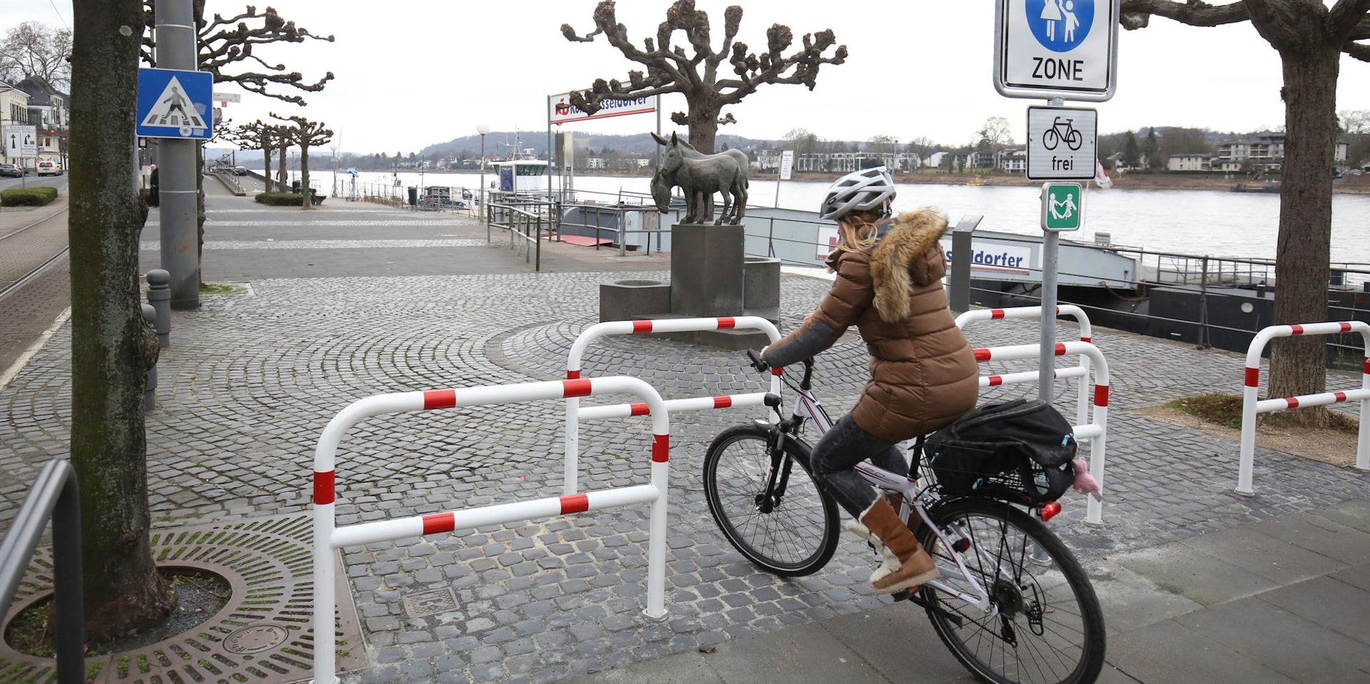 k_fahrrad_weg_fuszgaenger_rheinallee_faehre_eselsbrunn_4