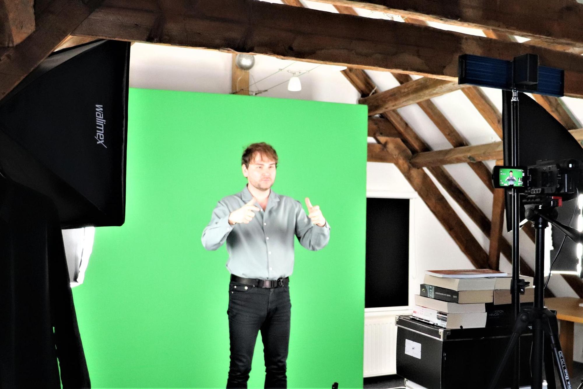 Im Rondorfer Gebärdesprachstudio 3
