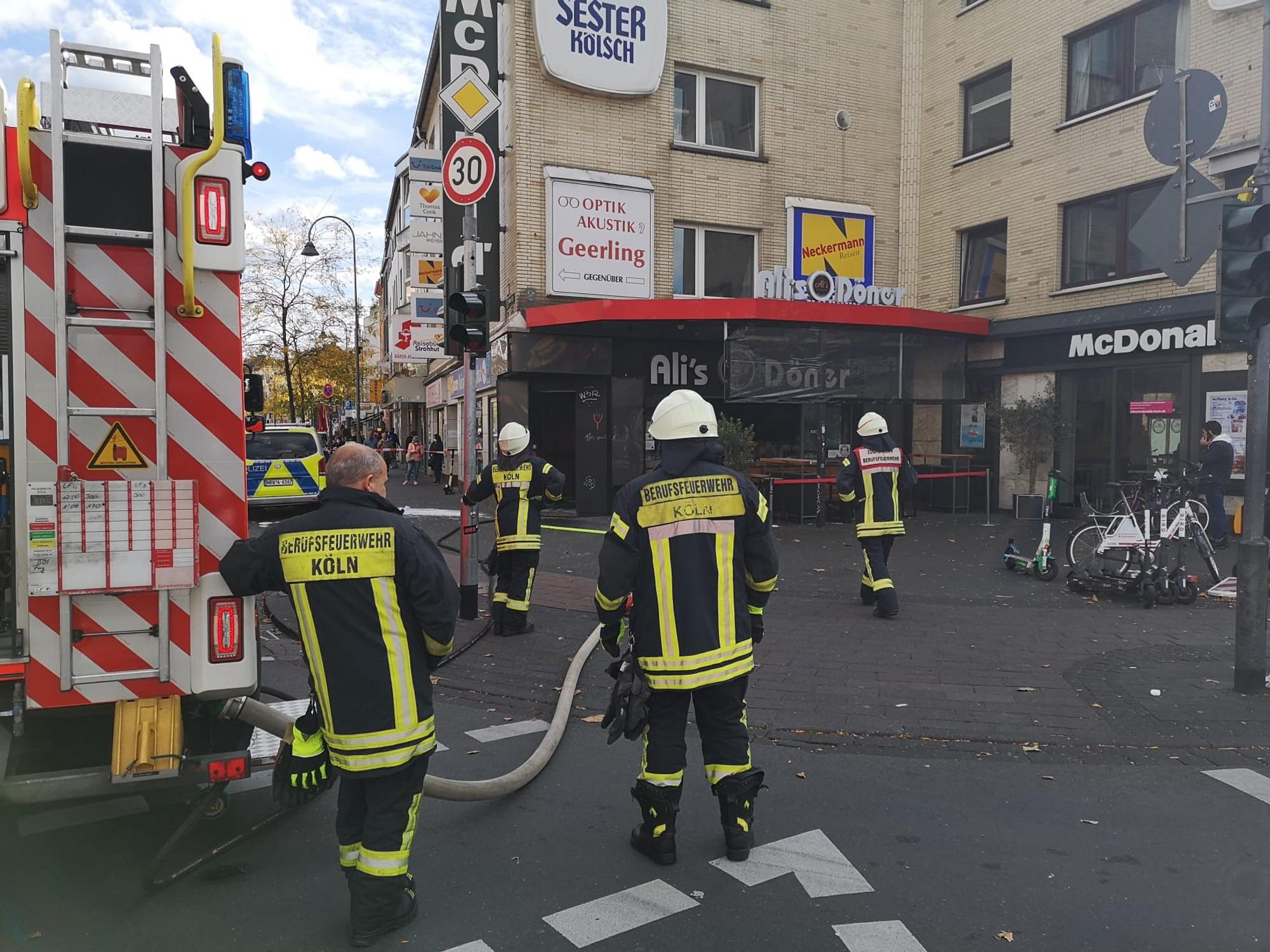 Feuer im Dönergrill