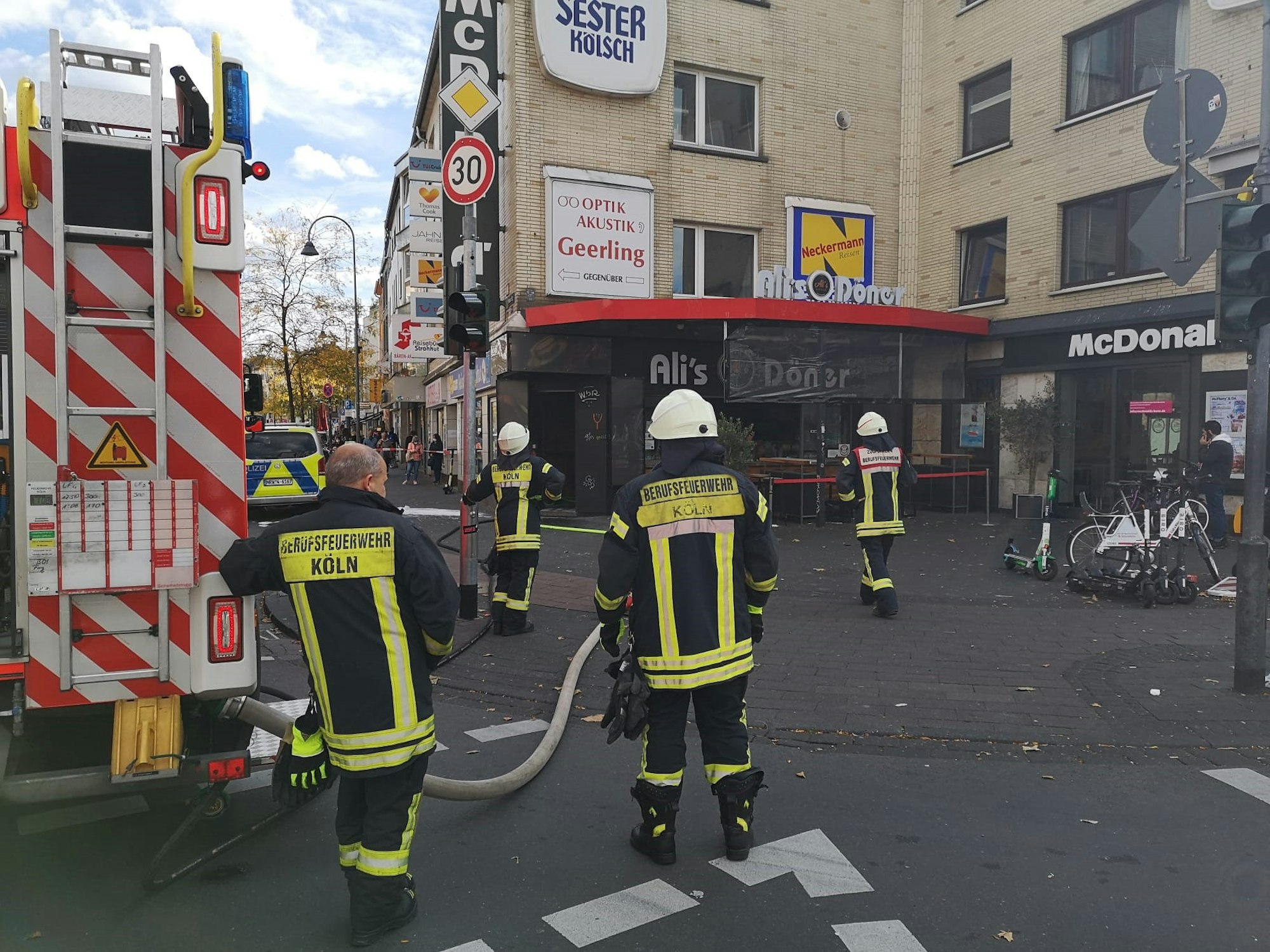 Feuer im Dönergrill