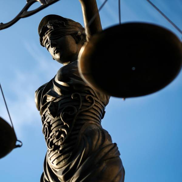 Die Justitia mit den Waagschalen - die Göttin der Gerechtigkeit.