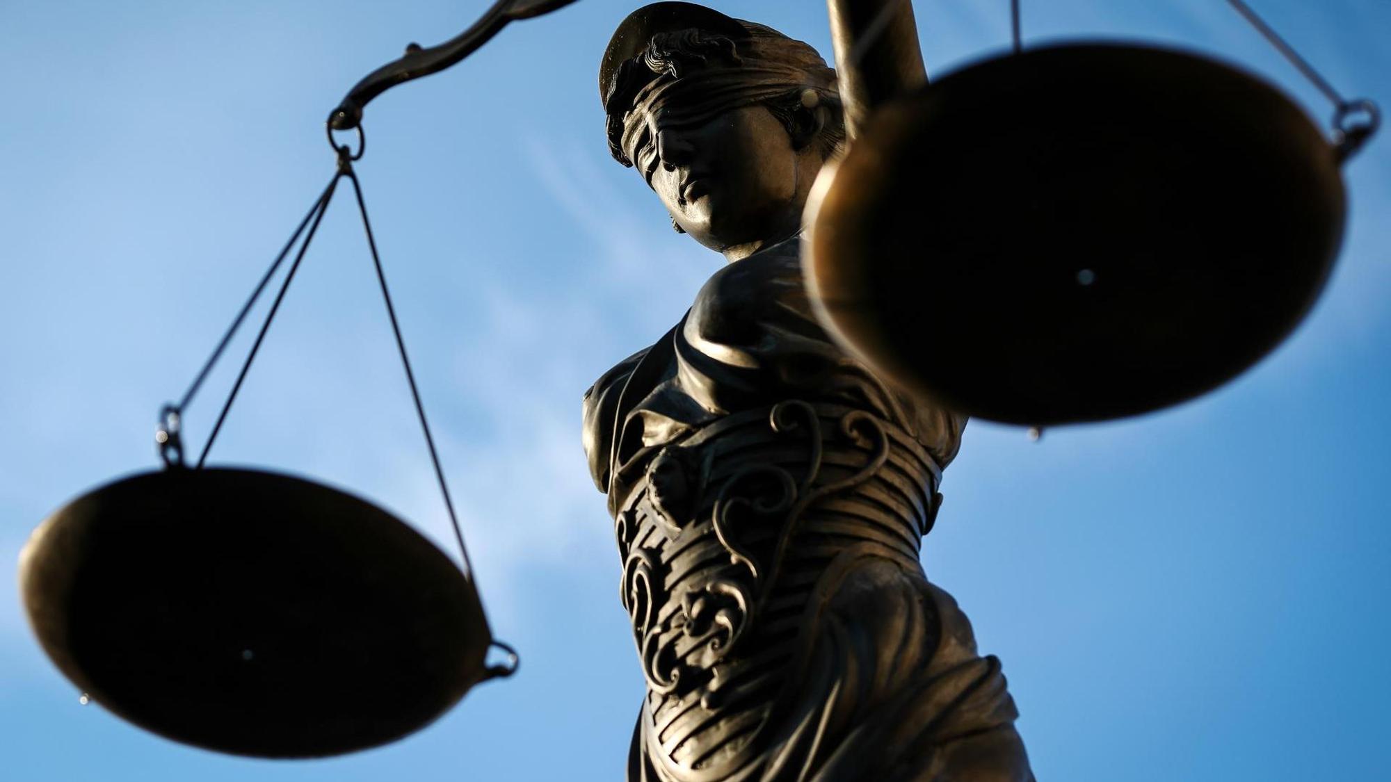 Die Justitia mit den Waagschalen - die Göttin der Gerechtigkeit.